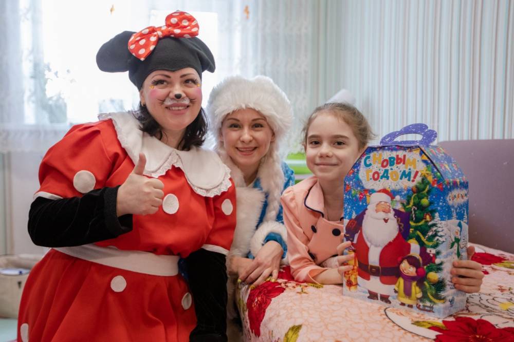 В Южно-Сахалинске с наступающим Новым годом поздравляют особенных детей