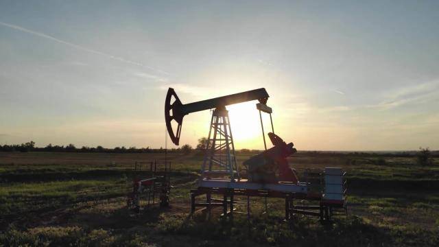 Цена нефти Brent поднялась выше $50 за баррель