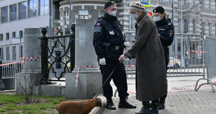 Почти 100 тысяч нарушений изоляции зафиксировали в Москве с апреля
