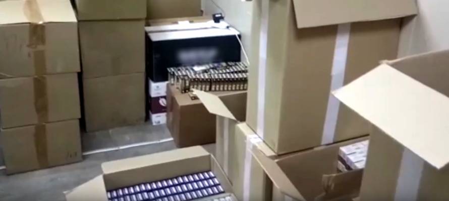 Полицейские Карелии изъяли 65 тысяч пачек поддельных сигарет (ВИДЕО)