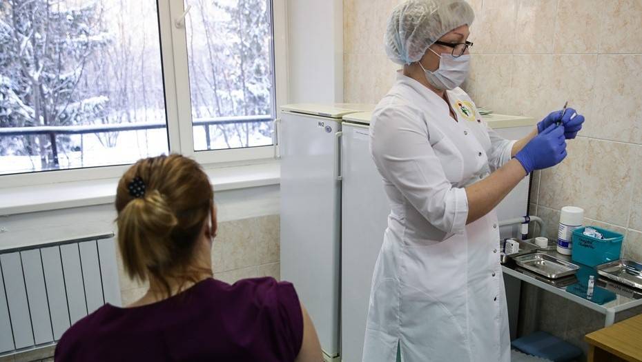 Петербург получит 100 тыс. доз вакцины от COVID до конца года