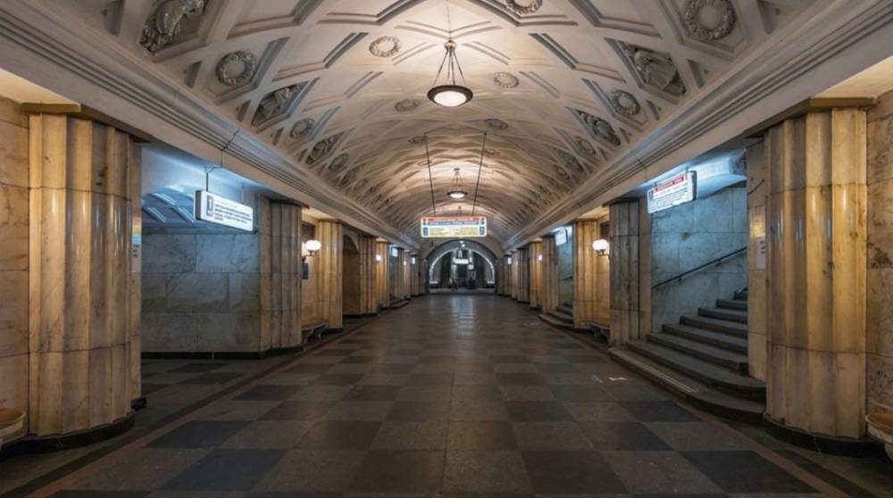 Две станции метро в Киеве закрыли на вход