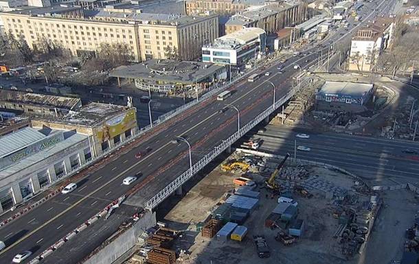Кличко обратился в полицию из-за падения электроопор на Шулявском мосту