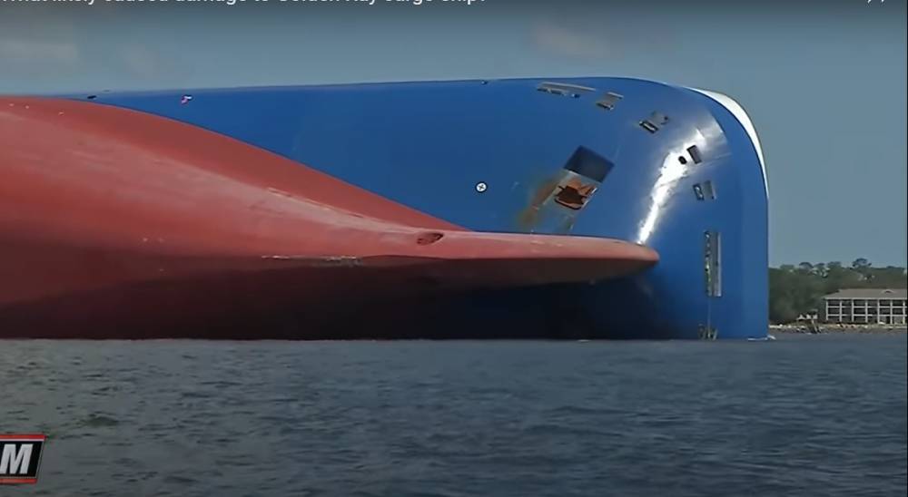 Эксперты назвали возможную причину затопления корабля с 4500 автомобилями