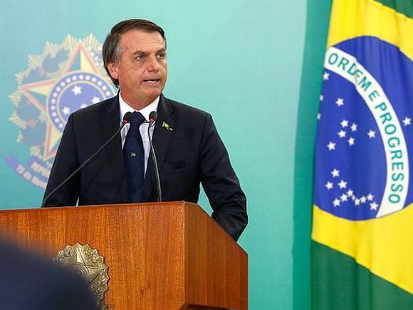 Президент Бразилии отказался прививаться от коронавируса