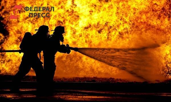 В Черногорске огнеборцам удалось потушить крупный пожар