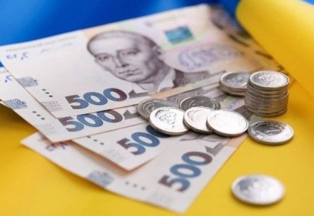 В Украине приняли бюджет на 2021-й: деньги забрали у врачей и пенсионеров и отдадут прокурорам и "ФОПам"