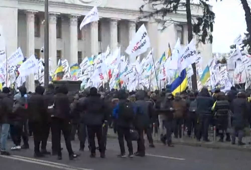 Киев колотит: ФОПы второй день на Майдане — полиция в стадии готовности