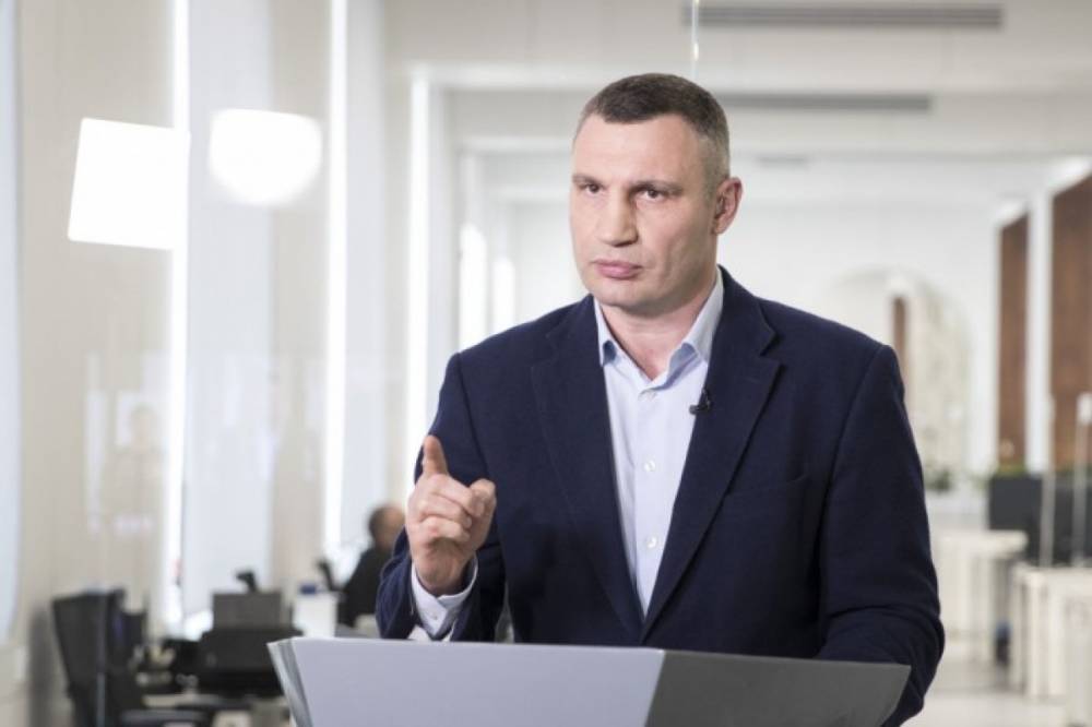 Падение столбов на Шулявском мосту: Кличко заявил, что подрядчик заменит опоры за свой счет