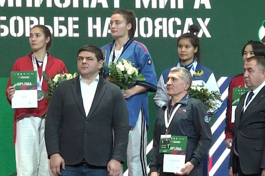 Девушка из липецкой спортшколы выиграла чемпионат мира по борьбе