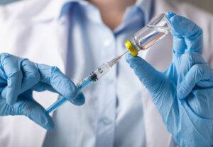 В следующем году от COVID-19 вакцинируют около 2 млн белорусов