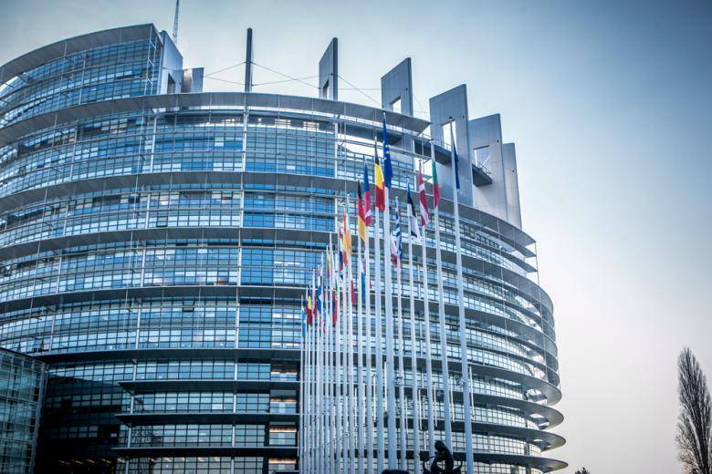 Европарламент поддержал Германию: деньги в обмен на законность