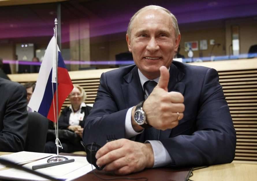 Совет Федерации Росии одобрил закон о пожизненном сенаторстве Путина