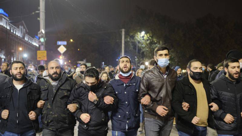 Армянская оппозиция призвала к общенациональной забастовке