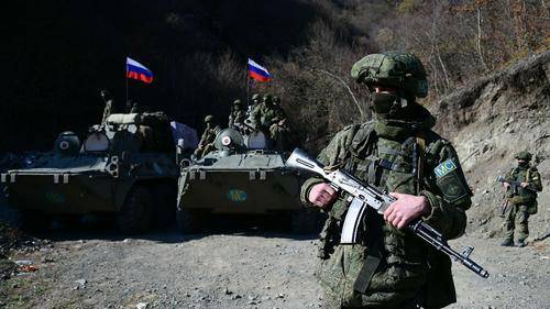 Минобороны РФ опровергло информацию об окружении российских миротворцев в Карабахе
