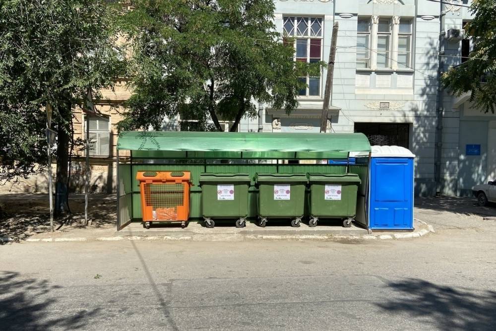 В Астрахани установили около 80 новых контейнерных площадок
