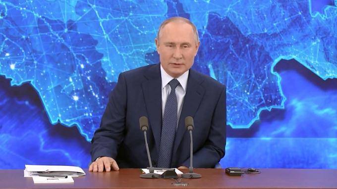 Путин начал свою ежегодную большую пресс-конференцию