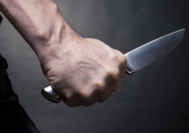 В Рязани мужчина ударил ножом прохожего и скрылся