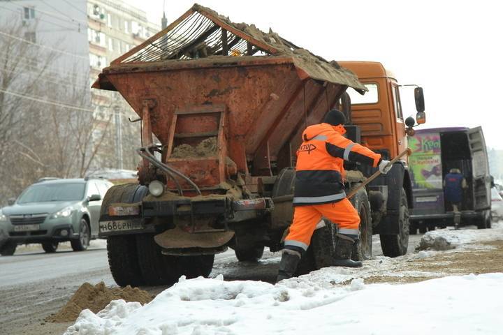 Около 750 единиц спецтехники работают на дорогах Нижнего Новгорода
