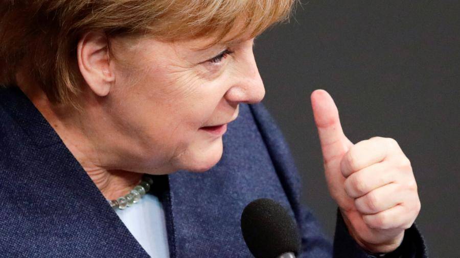 Меркель сдала отрицательный тест на COVID-19 после контакта с Макроном