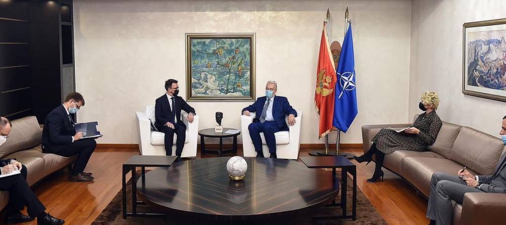 Черногорский премьер заявил, что страна будет стремится к наилучшим отношениям с Россией