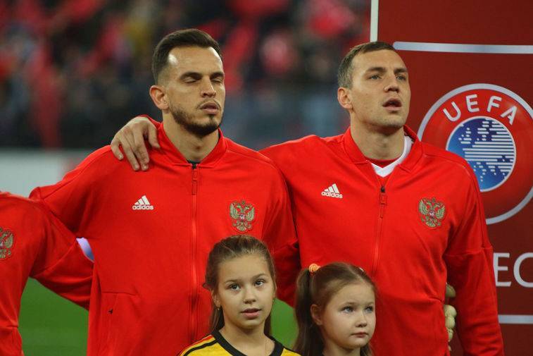 Сборная России по футболу сможет выступить на Евро-2020 под своим флагом
