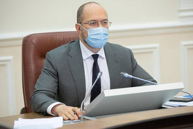 По данным Шмыгаля более половины украинцев не хотят прививаться от коронавируса: Такая ментальность
