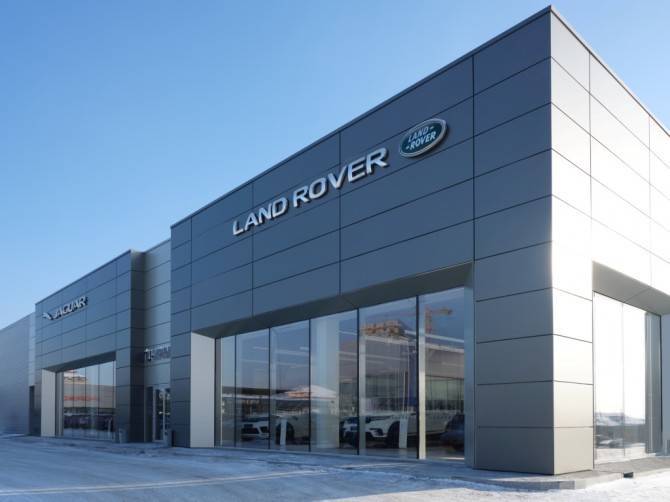 Jaguar Land Rover открыл обновленный дилерский центр в Иркутске