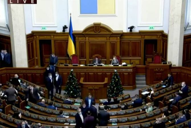 Заседание Рады: депутаты ушли на перерыв через минуту после начала