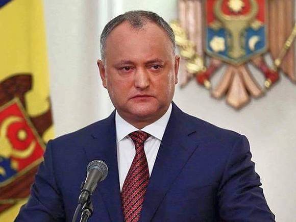 Додон подписал «важный закон» о русском языке в Молдавии