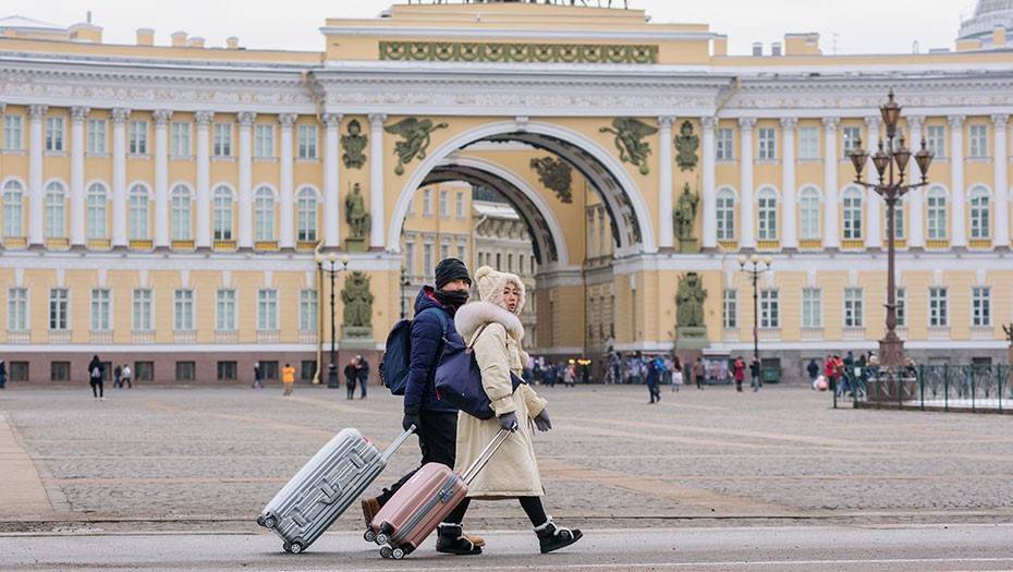 Минус 300 млрд рублей: сколько потерял Петербург без туристов