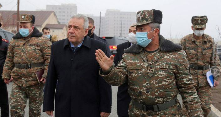 Министр обороны Армении побывал на юго-восточном участке границы