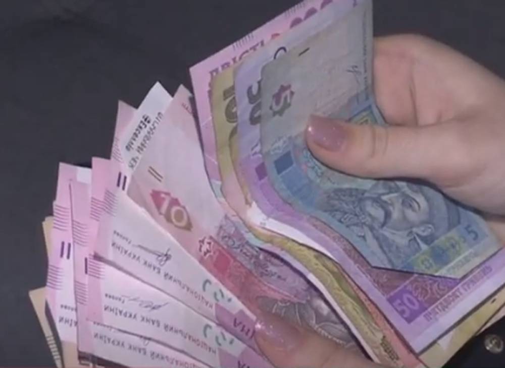 8000 гривен в одни руки: пенсионерам выдадут единоразовую помощь, как получить