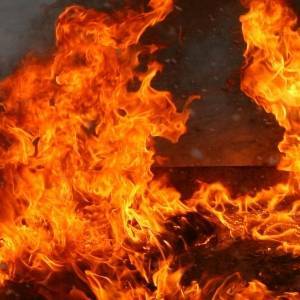 В центре Запорожья горел автомобиль
