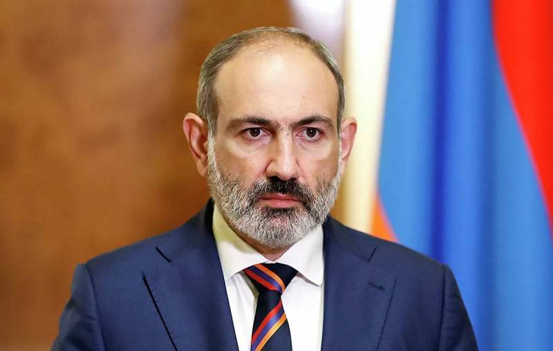 Против Пашиняна выступили армянские генералы
