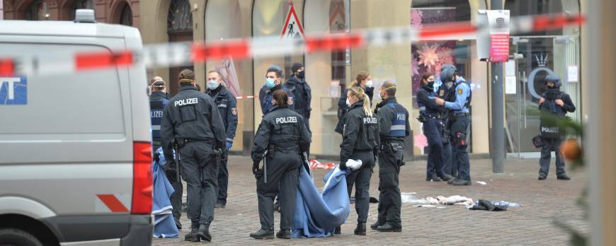 Число жертв наезда на пешеходов в немецком Трире возросло до пяти
