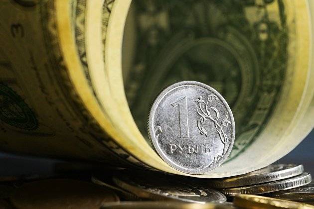 Эксперт рассказал, какие валюты сейчас выгоднее доллара