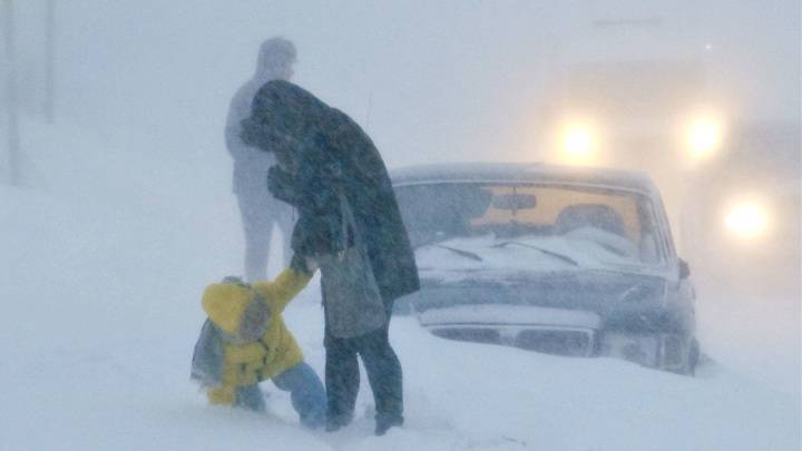 Норильск остается во власти снежного шторма
