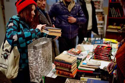 На Украине в магазинах и библиотеках запретили говорить по-русски