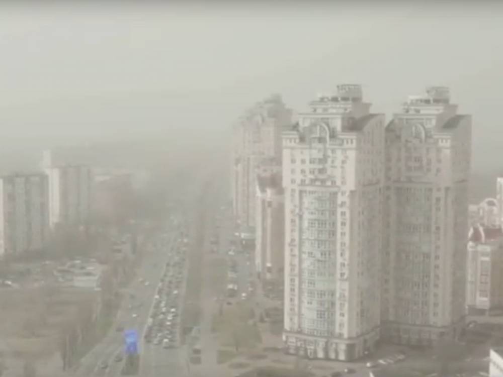 Закрывайте окна плотнее: Киев вошел в топ городов с самым грязным воздухом, дышать просто нечем