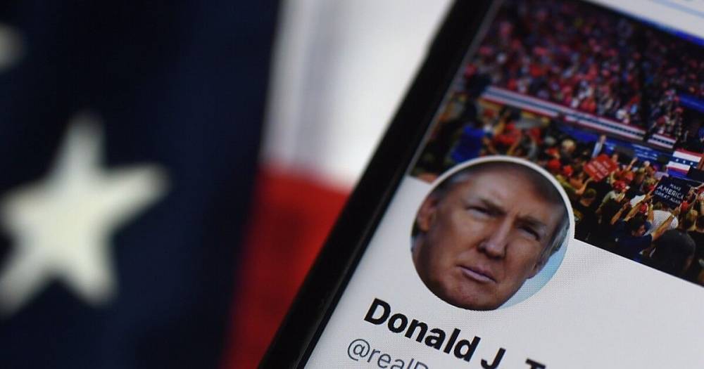 Twitter начал добавлять к сообщениям Трампа подпись о победе Байдена