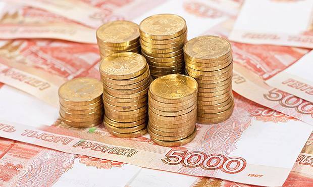 Курс рубля упал к евро и доллару на фоне новостей о новом штамме коронавируса
