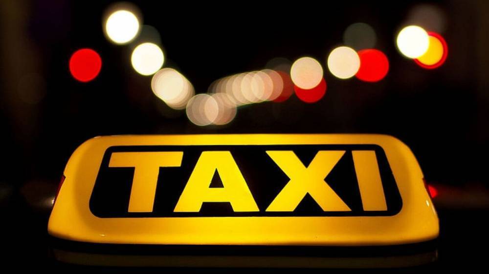 Пьяные пассажиры сожгли машину такси вместе с водителем