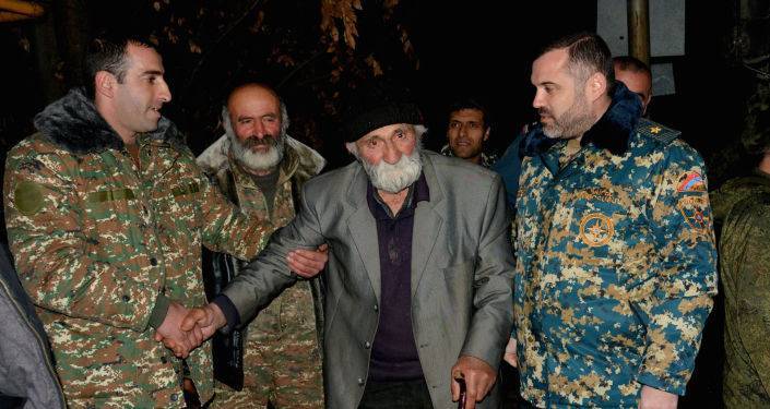 В Карабахе найдены и возвращены еще два человека, ранее оказавшиеся в тылу противника