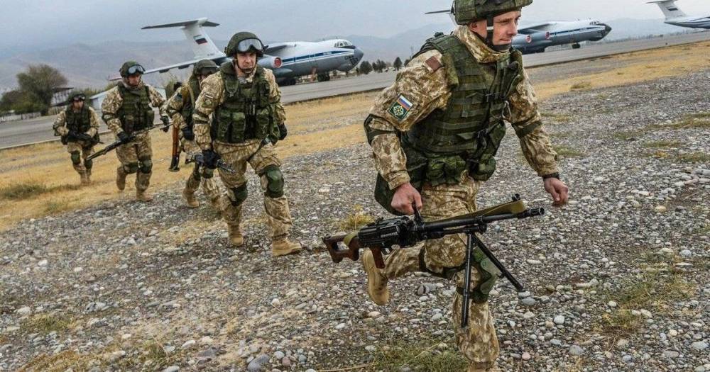 Власти ЦАР заявили о переброске в страну сотен российских военных