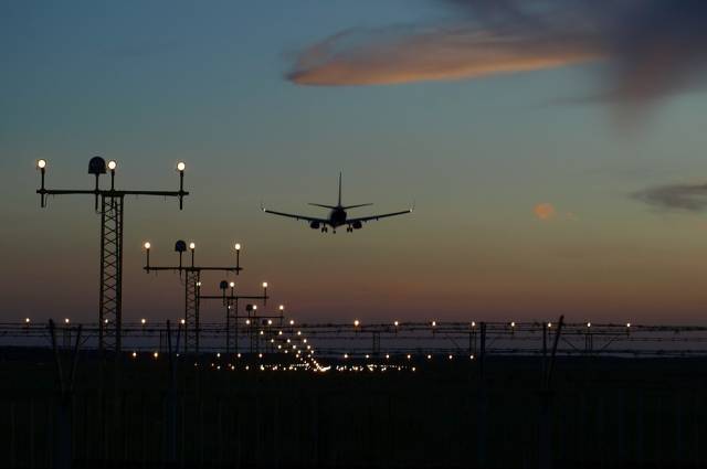 Нидерланды прервали пассажирское авиасообщение с ЮАР