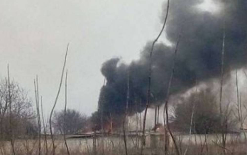 Взрывы сотрясли позиции ВСУ на Донбассе, раненных забирают с поля боя: последние данные с фронта