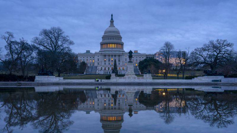 Конгресс США одобрил пакет помощи в связи с COVID-19