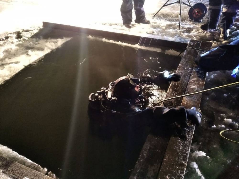 Тело утонувшего мужчины достали водолазы в Оке под Выксой