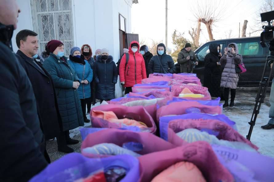 Жители Луганщины, пострадавшие от пожаров, получили помощь от Латвии (ФОТО)